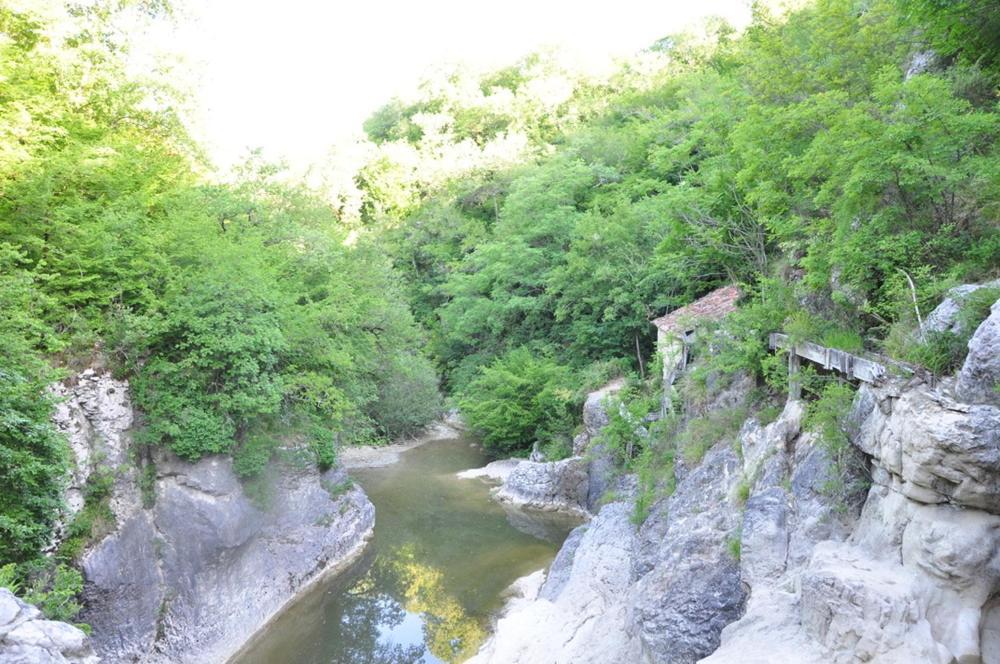 布泽特 传统石楼旅馆酒店 外观 照片